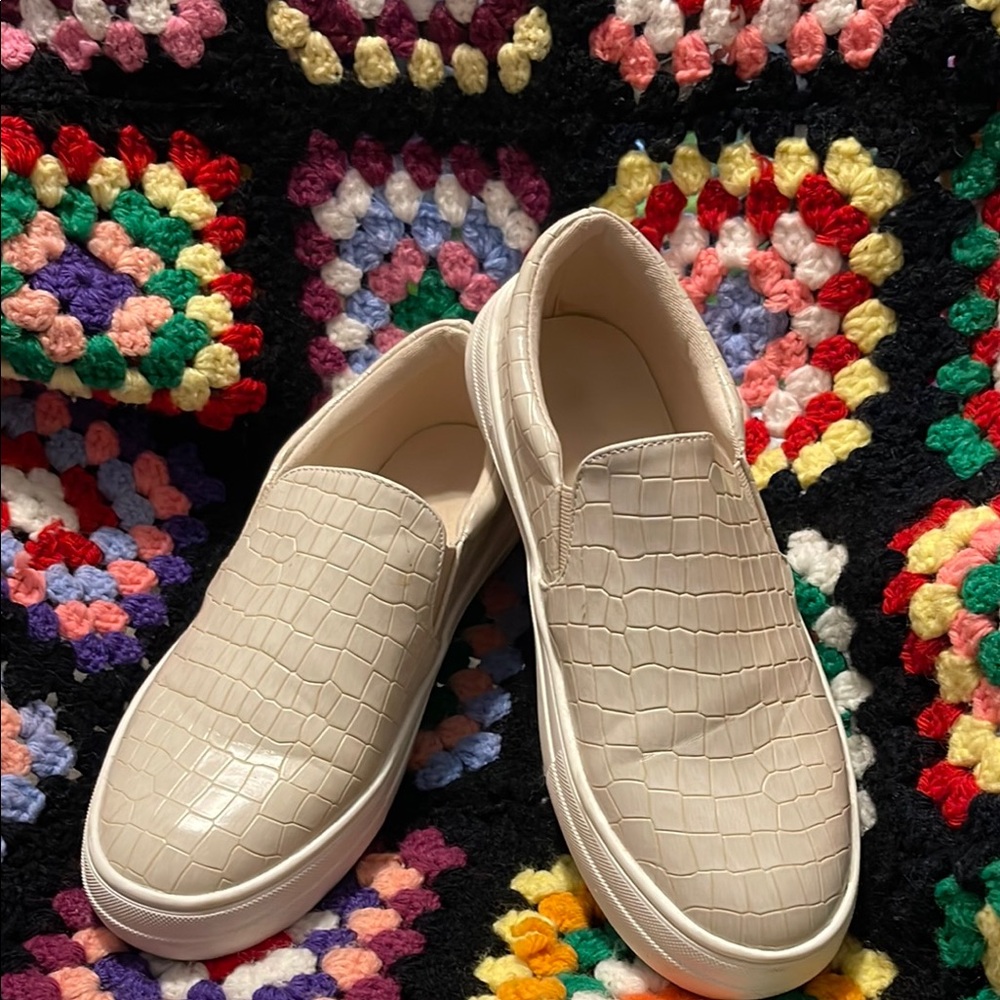 Cream Sneakers with Textured Fabric and Elastic Goring